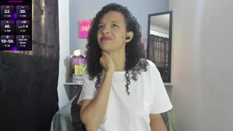 Snapshot of adeleth_blue chatting on November 2025 01:03:01 PM Adeleth online show from November 2025 01:03:01 PM