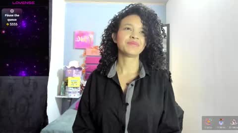 Snapshot of adeleth_blue chatting on December 2025 12:43:01 PM Adeleth online show from December 2025 12:43:01 PM