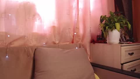 Lina online show from January 2025 06:42:01 AM