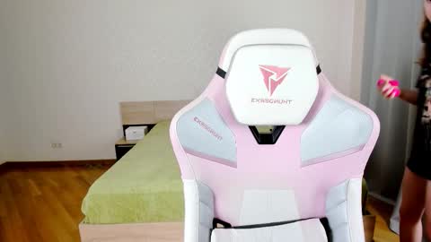 Adelina online show from September 2025 09:42:02 AM