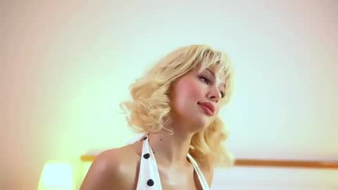 Snapshot of adelineking chatting on May 2026 01:33:02 AM Ade online show from May 2026 01:33:02 AM
