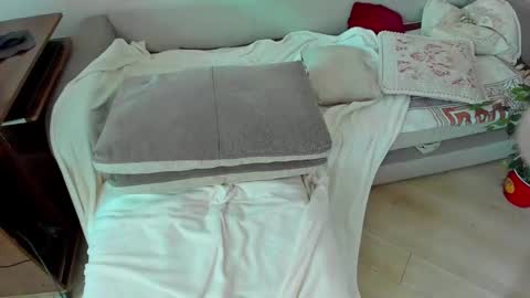 Snapshot of adelinemur chatting on February 2025 09:10:01 AM Amy online show from February 2025 09:10:01 AM