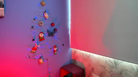 Adelle online show from December 2024 02:33:02 PM