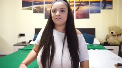 Adellineee online show from November 2025 09:59:01 PM