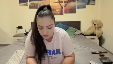 Adellineee online show from March 2026 08:32:01 PM