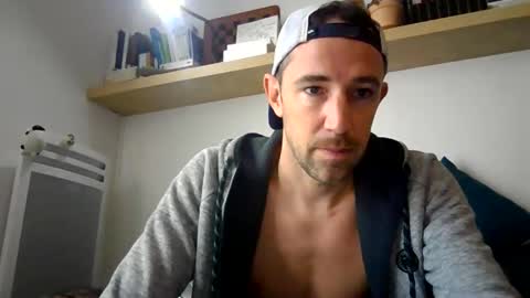 Snapshot of adibou13 chatting on February 2026 09:08:02 AM adibou13 online show from February 2026 09:08:02 AM