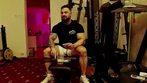 Adonis online show from October 2025 02:06:02 AM