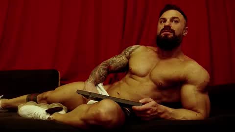 Adonis online show from December 2025 07:51:01 PM