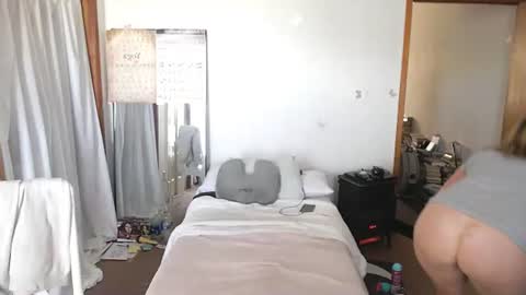 adorable22 online show from November 2025 06:30:01 PM