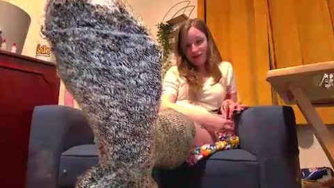 Snapshot of adorequeenbunny chatting on December 2024 09:28:01 PM Queen Bunny online show from December 2024 09:28:01 PM