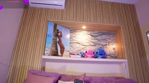 Adri crof online show from October 2025 04:12:01 AM