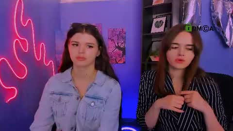 adri_sky online show from August 2026 01:05:01 PM