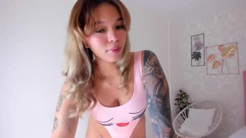 Snapshot of adria_ross chatting on October 2025 12:22:02 PM Adriana online show from October 2025 12:22:02 PM