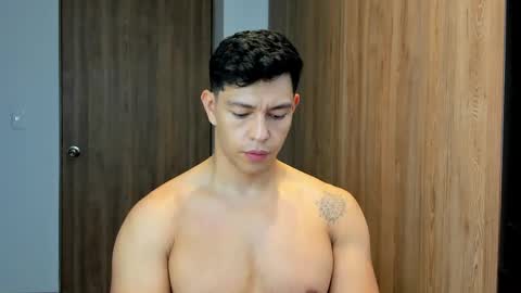 Snapshot of adrian_del_mar chatting on May 2026 04:12:01 PM Adrian del Mar online show from May 2026 04:12:01 PM