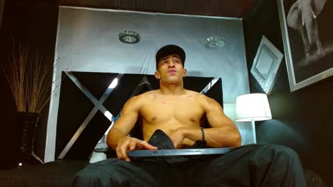 Snapshot of adrian_rae chatting on December 2024 03:30:02 PM   online show from December 2024 03:30:02 PM