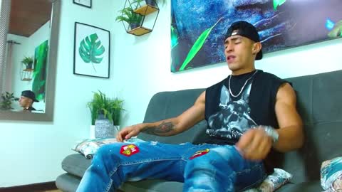 Snapshot of adrian_rae chatting on January 2025 11:43:02 AM   online show from January 2025 11:43:02 AM