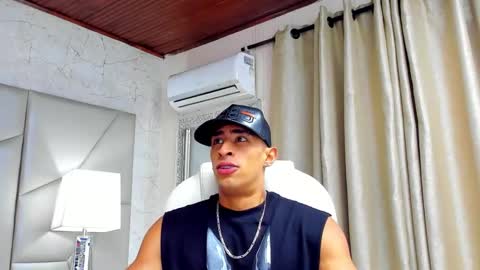 Snapshot of adrian_rae chatting on January 2025 11:35:01 AM   online show from January 2025 11:35:01 AM