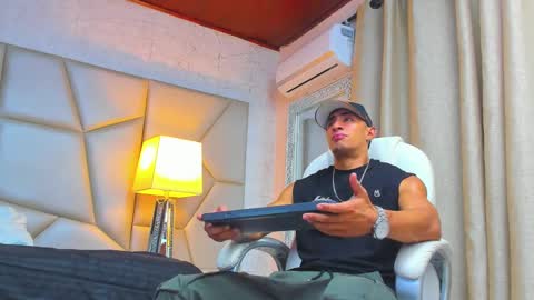 Snapshot of adrian_rae chatting on February 2025 11:31:01 AM   online show from February 2025 11:31:01 AM