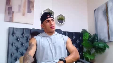 Snapshot of adrian_rae chatting on October 2025 06:14:02 PM   online show from October 2025 06:14:02 PM