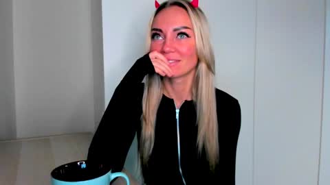 Adriana online show from December 2024 01:18:02 PM