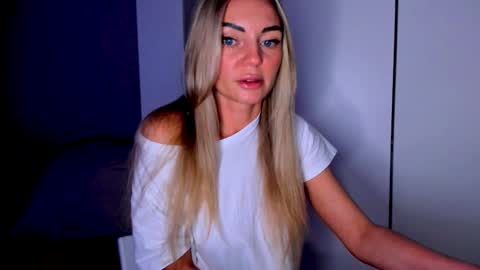 Adriana online show from January 2025 03:29:02 PM