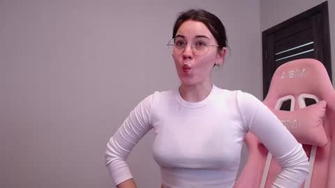 Snapshot of adriana_meow246 chatting on November 2025 06:12:01 AM Adriana online show from November 2025 06:12:01 AM