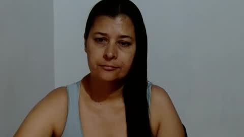 Snapshot of adriana_milf chatting on November 2025 04:00:02 AM Adriana milf online show from November 2025 04:00:02 AM