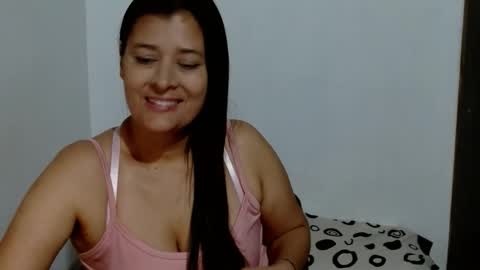 Snapshot of adriana_milf chatting on November 2025 05:43:01 AM Adriana milf online show from November 2025 05:43:01 AM