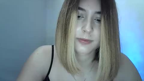 adrianabliss_ online show from September 2025 06:04:02 AM