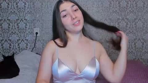 Snapshot of adrianakuiper chatting on December 2025 08:27:01 PM Adriana online show from December 2025 08:27:01 PM