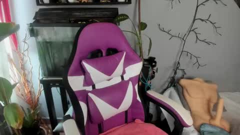 Adriana Paredes  online show from September 2025 12:10:02 PM