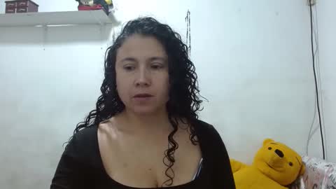 Snapshot of adrianatellez chatting on October 2025 01:41:02 PM Adriana Tellez online show from October 2025 01:41:02 PM