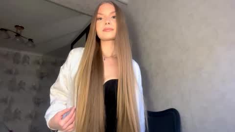 Caroline online show from March 2026 02:09:02 PM