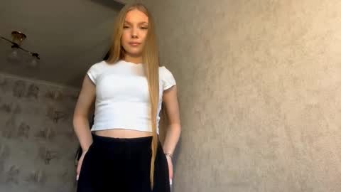 Caroline online show from March 2026 01:38:02 PM