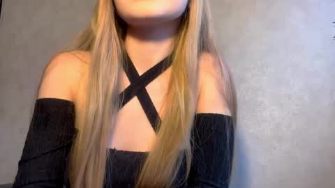 Caroline online show from April 2026 02:39:02 PM