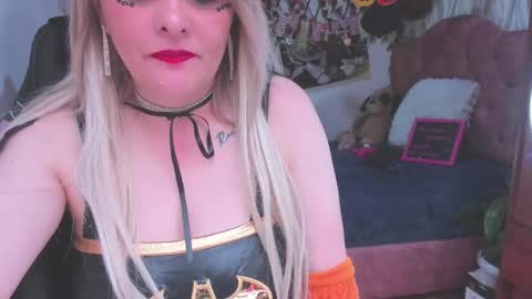 adriiana_fox_ online show from October 2025 04:27:01 PM