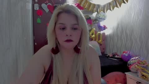 adriiana_fox_ online show from April 2026 07:22:01 PM
