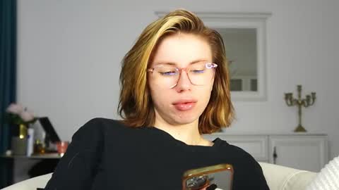 Snapshot of aelia_anara chatting on October 2025 03:45:01 AM Aelia online show from October 2025 03:45:01 AM