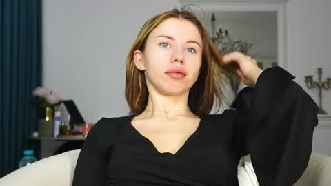 Snapshot of aelia_anara chatting on October 2025 04:19:02 AM Aelia online show from October 2025 04:19:02 AM