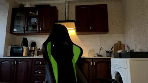 Snapshot of aevra chatting on March 2025 04:21:01 PM vegans taste better online show from March 2025 04:21:01 PM