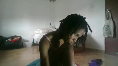 Snapshot of africadeluxe chatting on March 2025 02:43:02 PM Africa online show from March 2025 02:43:02 PM