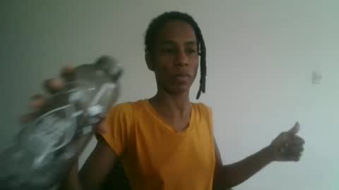 Snapshot of africadeluxe chatting on April 2026 06:35:02 PM Africa online show from April 2026 06:35:02 PM
