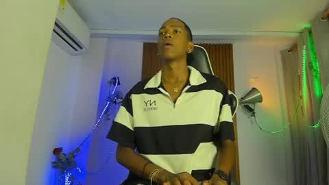 Snapshot of afrowayuu chatting on May 2026 06:04:02 PM afrowayuu online show from May 2026 06:04:02 PM