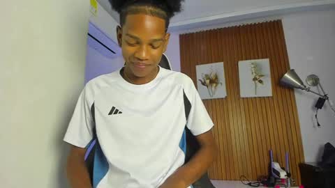 Snapshot of afrowayuu chatting on June 2026 05:51:01 PM afrowayuu online show from June 2026 05:51:01 PM