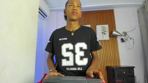 Snapshot of afrowayuu chatting on June 2026 11:20:01 AM afrowayuu online show from June 2026 11:20:01 AM