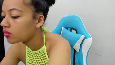 Snapshot of agata18_ chatting on November 2025 12:37:01 PM A G A T A online show from November 2025 12:37:01 PM