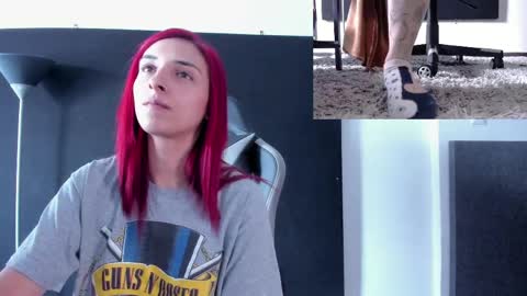 Agata Collinss online show from April 2026 02:03:02 PM