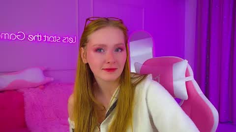 Snapshot of agatafoxley chatting on October 2025 06:12:01 AM AgataFoxley online show from October 2025 06:12:01 AM