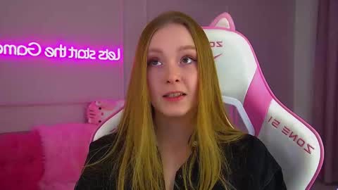 Snapshot of agatafoxley chatting on November 2025 07:30:01 AM AgataFoxley online show from November 2025 07:30:01 AM