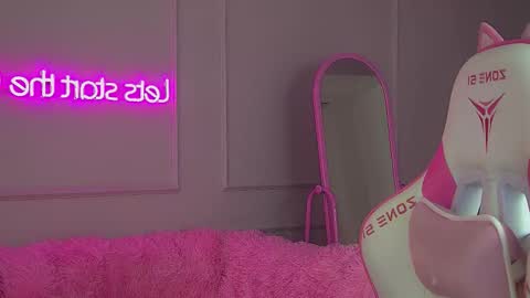 Snapshot of agatafoxley chatting on November 2025 07:35:01 PM AgataFoxley online show from November 2025 07:35:01 PM